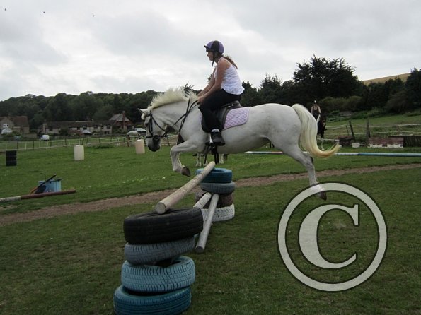 Angel and Yas jumping (4)