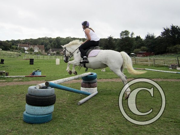 Angel and Yas jumping (5)