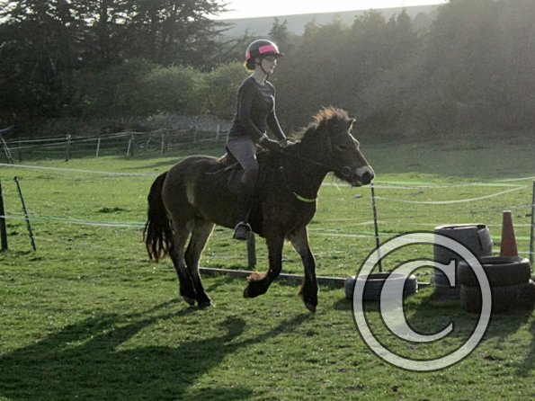 Julia riding Appley (12)