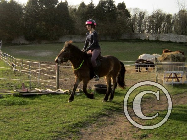 Julia riding Appley (2)