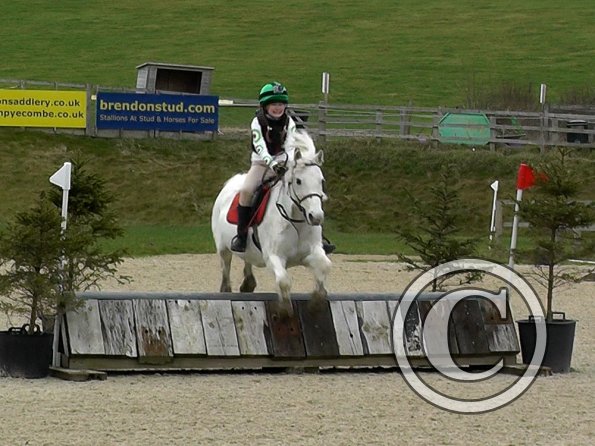 Frankie and Pip jump (1)