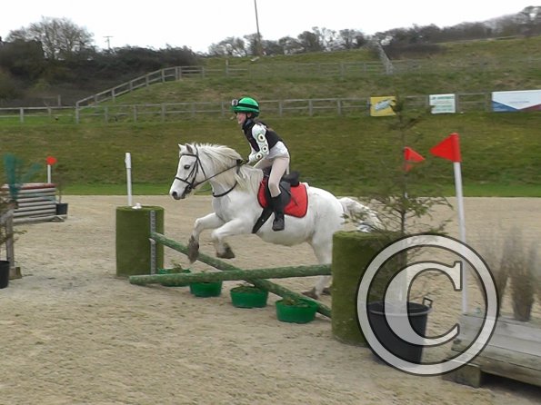 Frankie and Pip jump (3)