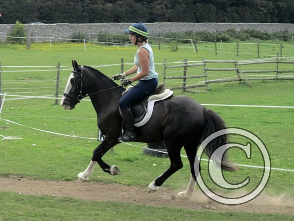 Anna schooling Jessie (6)