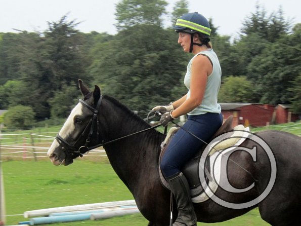 Anna schooling Jessie (8)