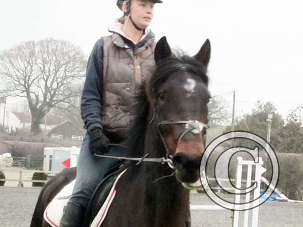 Nikki and Rhi warmup (5)