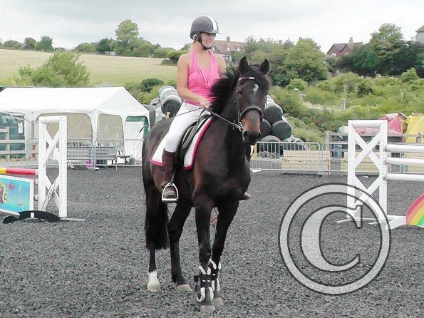 Nikki and Rhi warming up (8)