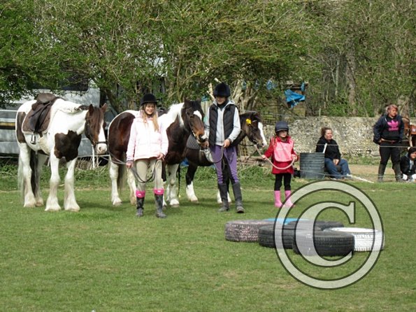 In hand obstacle race