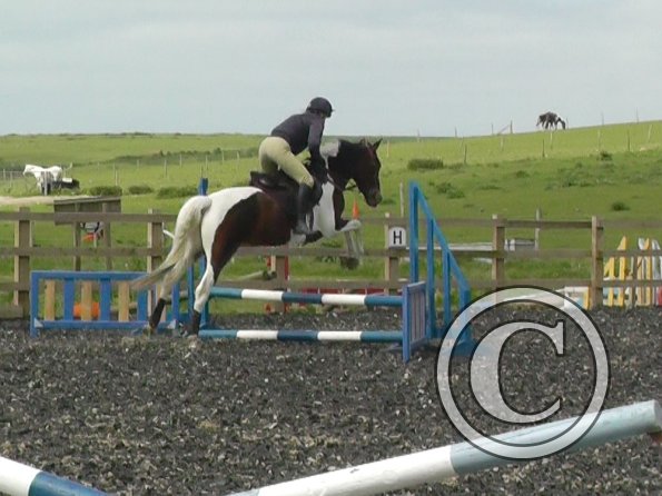 Anna and Ghost jumping (4)