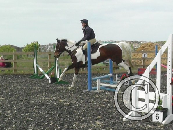 Anna and Ghost jumping (6)