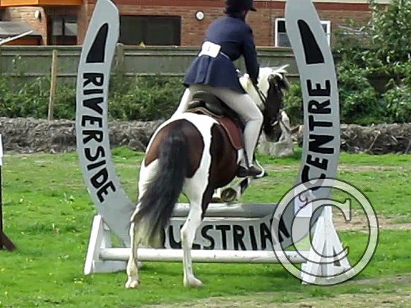 Fee and Demi jumping (2)