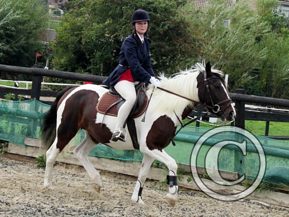 Fee and Demi warming up